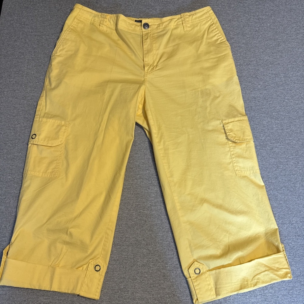 Chico's Addition's Women's Yellow Cargo Crop Peddle Pusher Pants‎ Size Chico's 1